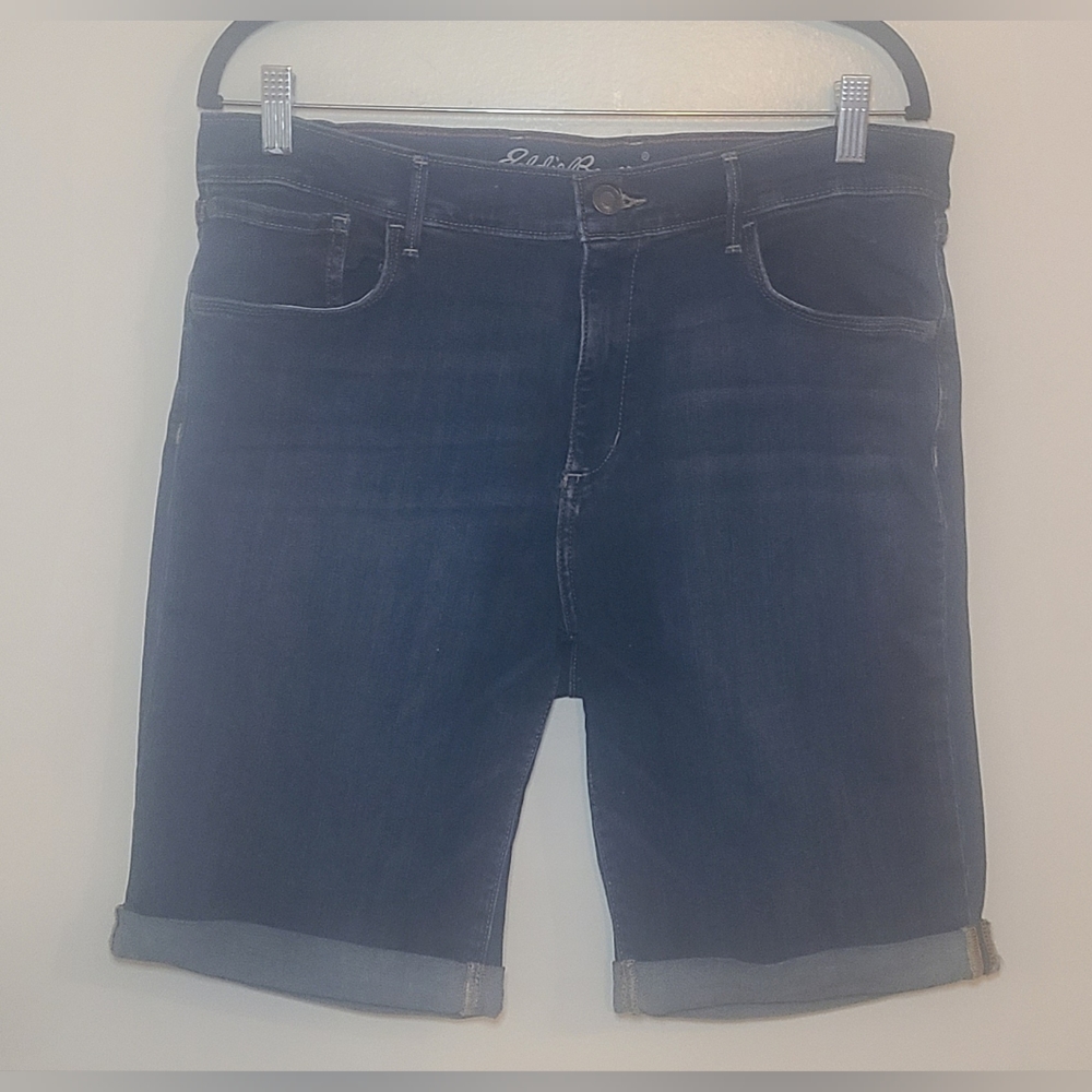 Eddie Bauer | Rolled Shorts, Slightly Curvy (Blue Denim) - 16, NWOT